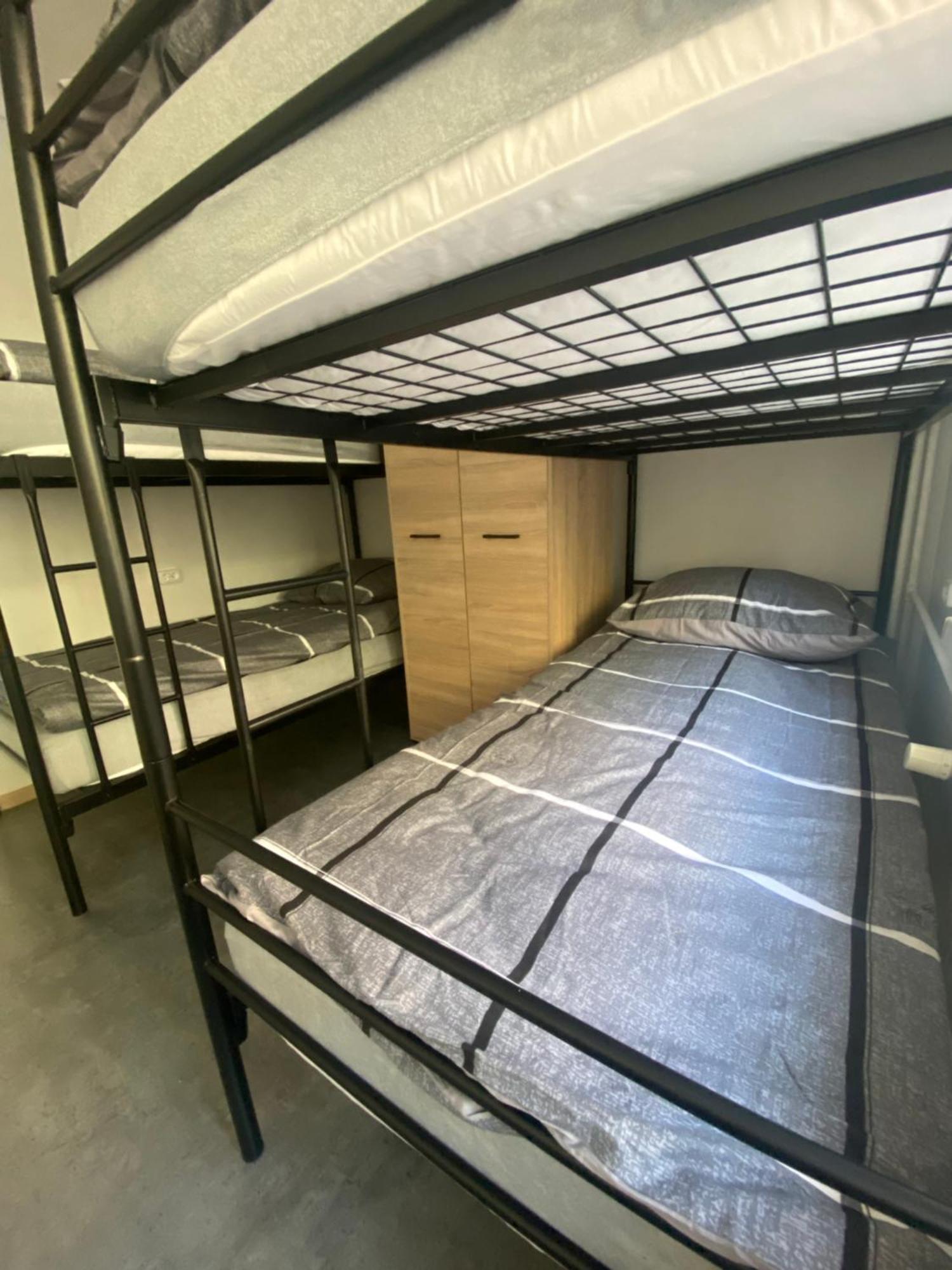 Hostel Harmonia Варшава Экстерьер фото