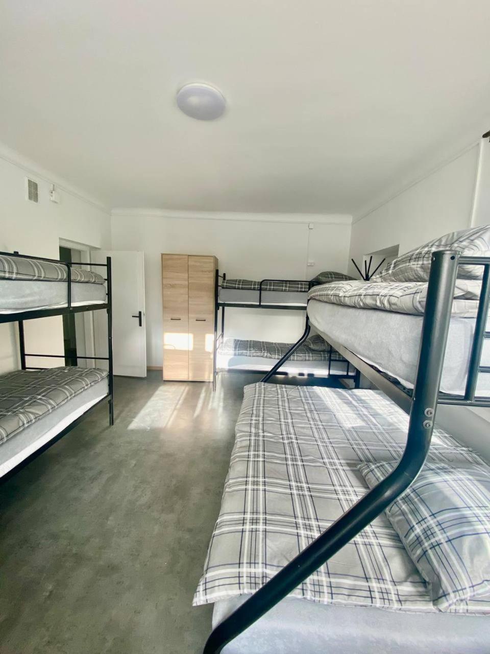 Hostel Harmonia Варшава Экстерьер фото